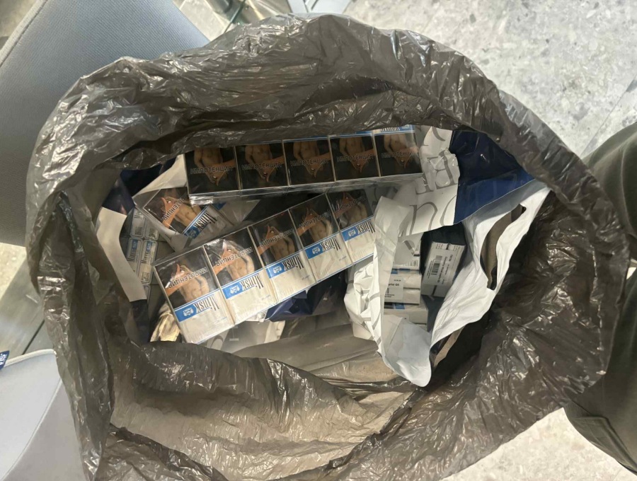 cigaretes WC 3.jpg