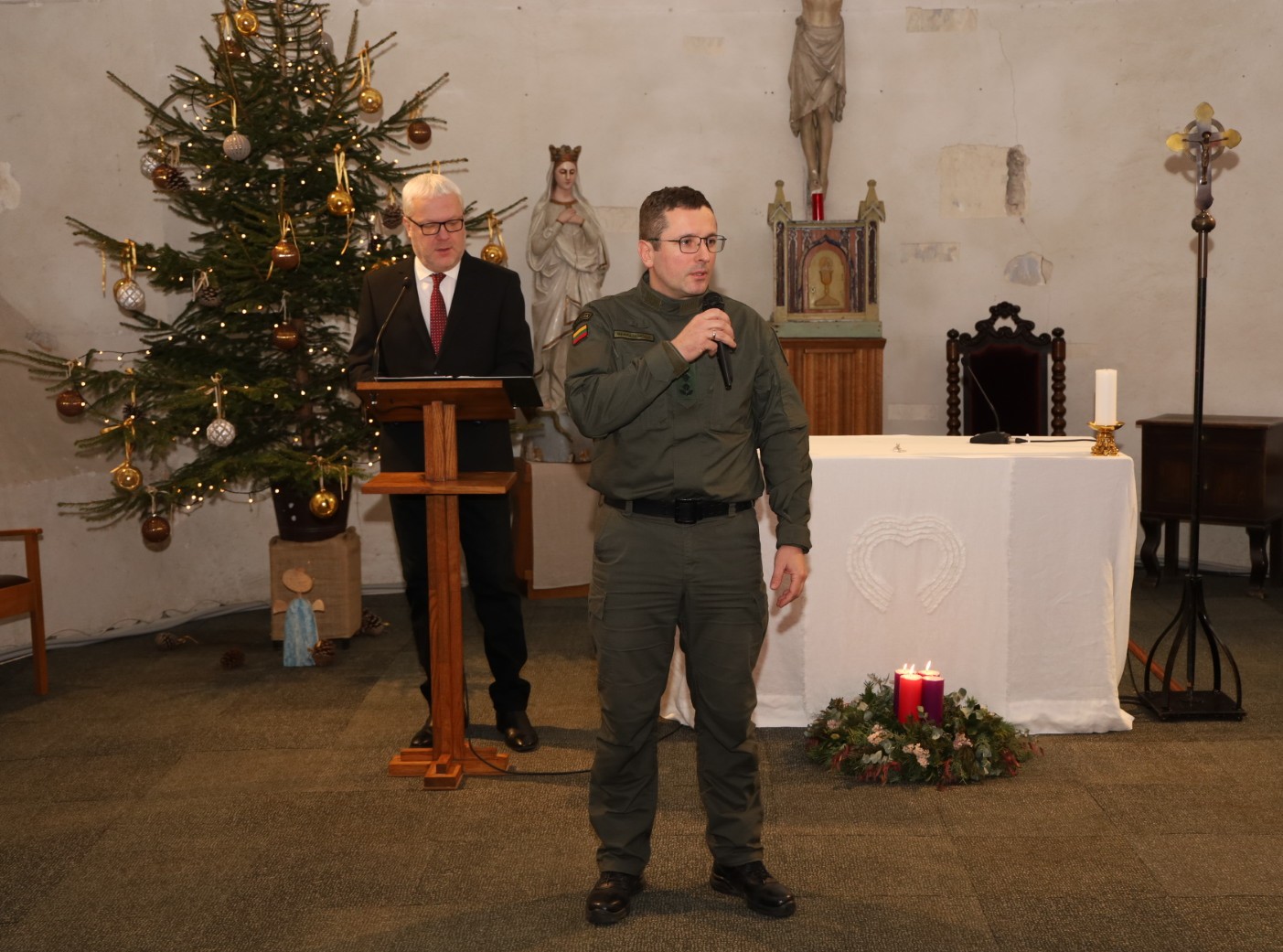 20251216 meet bažnyčioj-2.JPG