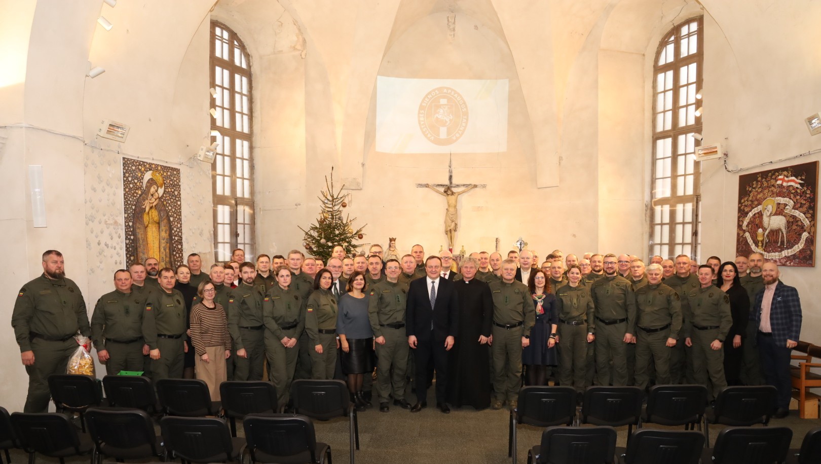 20251216 meet bažnyčioj-10.JPG